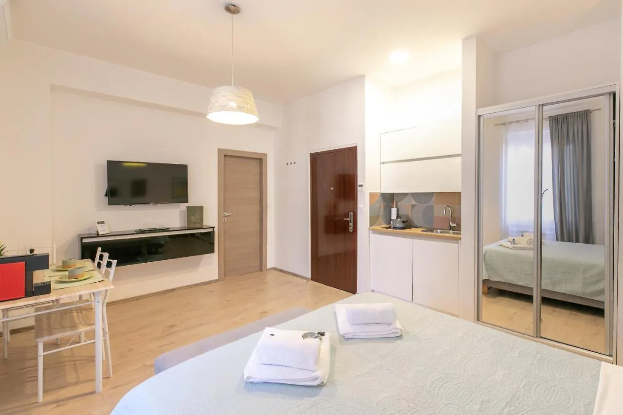 Polai Center Apartments 0*, Pola Croazia